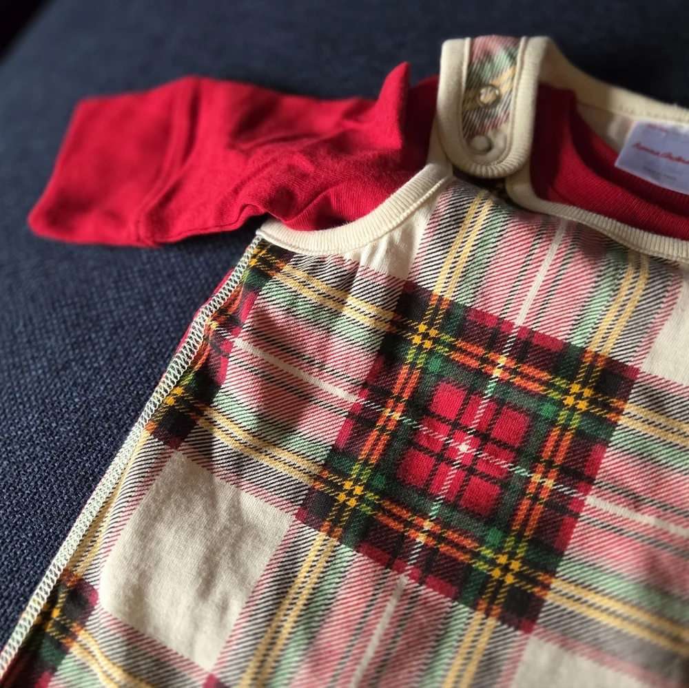 Hanna Andersson Holiday Plaid With Red Tshirt 0-3months